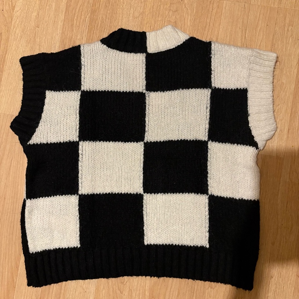 Zara Black and White Geometric Knit Sweater - Picture 7 of 7